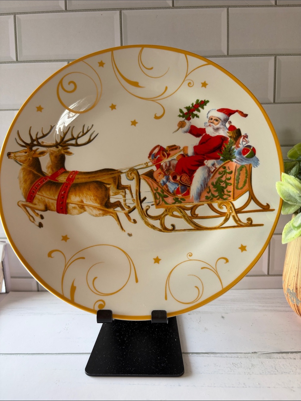 Festive Santa Sleigh Decorative Plate - Red & Gold